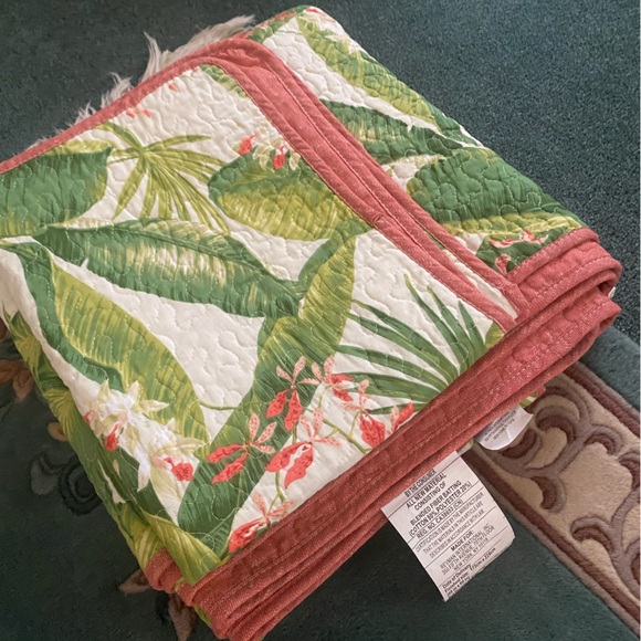 Tommy Bahama Reversible Cotton Twin Quilt Set with Matching Sham NWOT - Picture 8 of 9